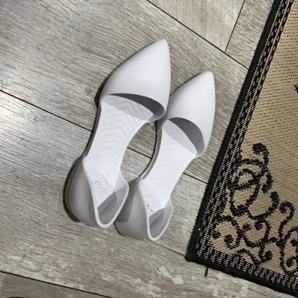 Very Lightweight Shoes